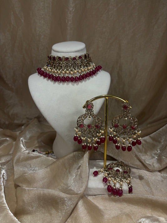 Red choker set