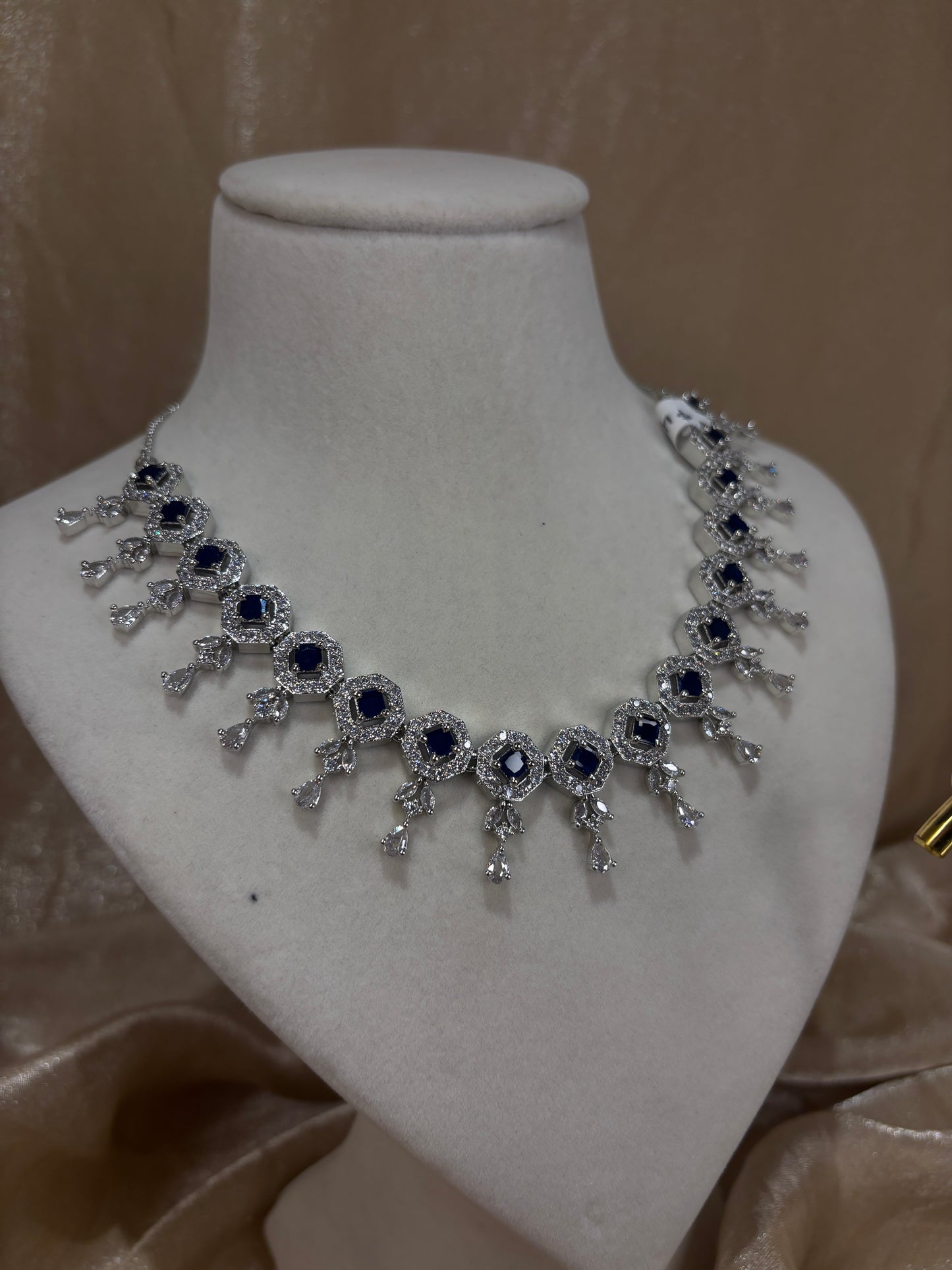 Navy blue necklace set