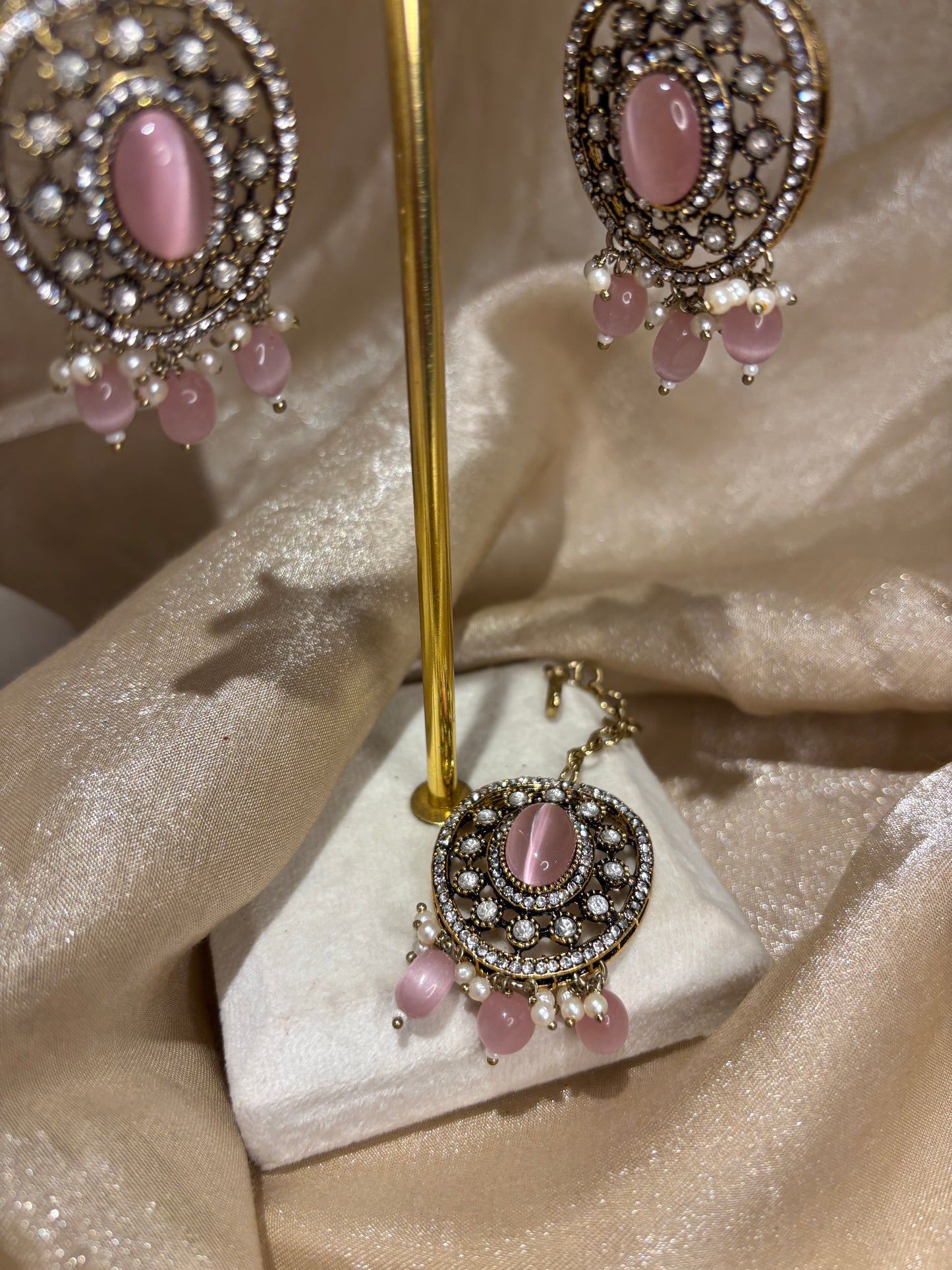 Baby pink necklace set