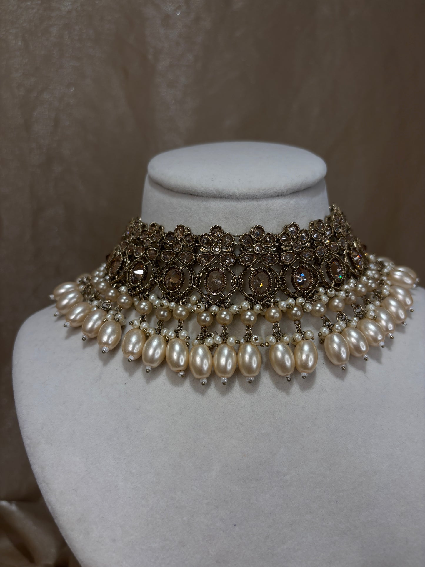 Gold choker set