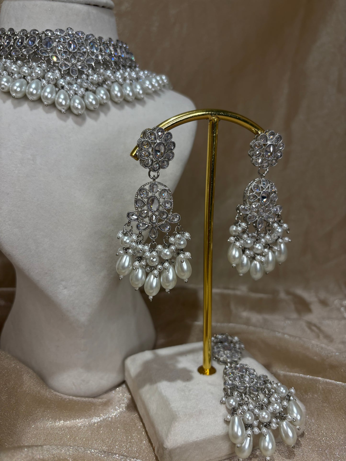 Silver choker set