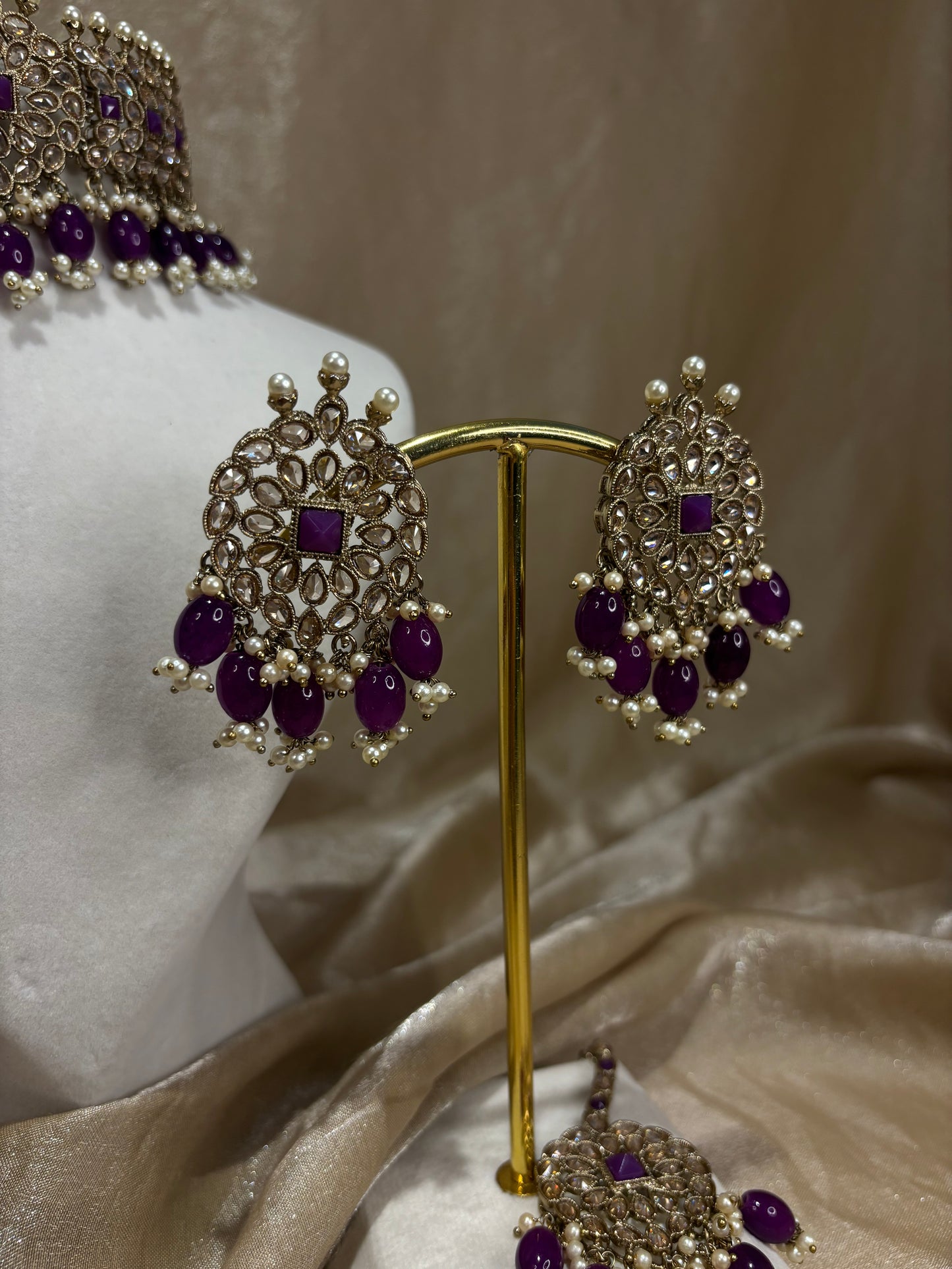 Purple choker set