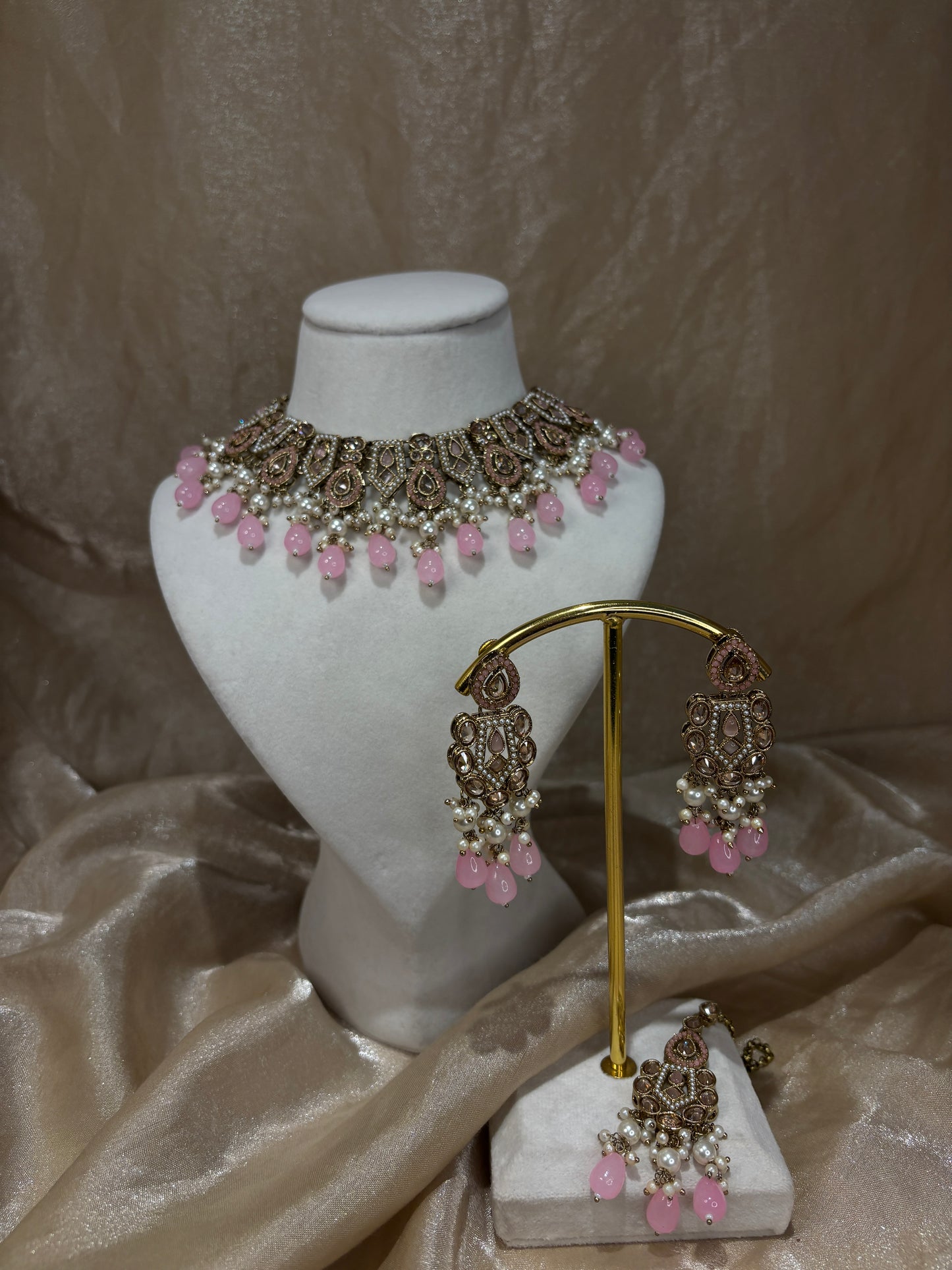 Baby pink choker set