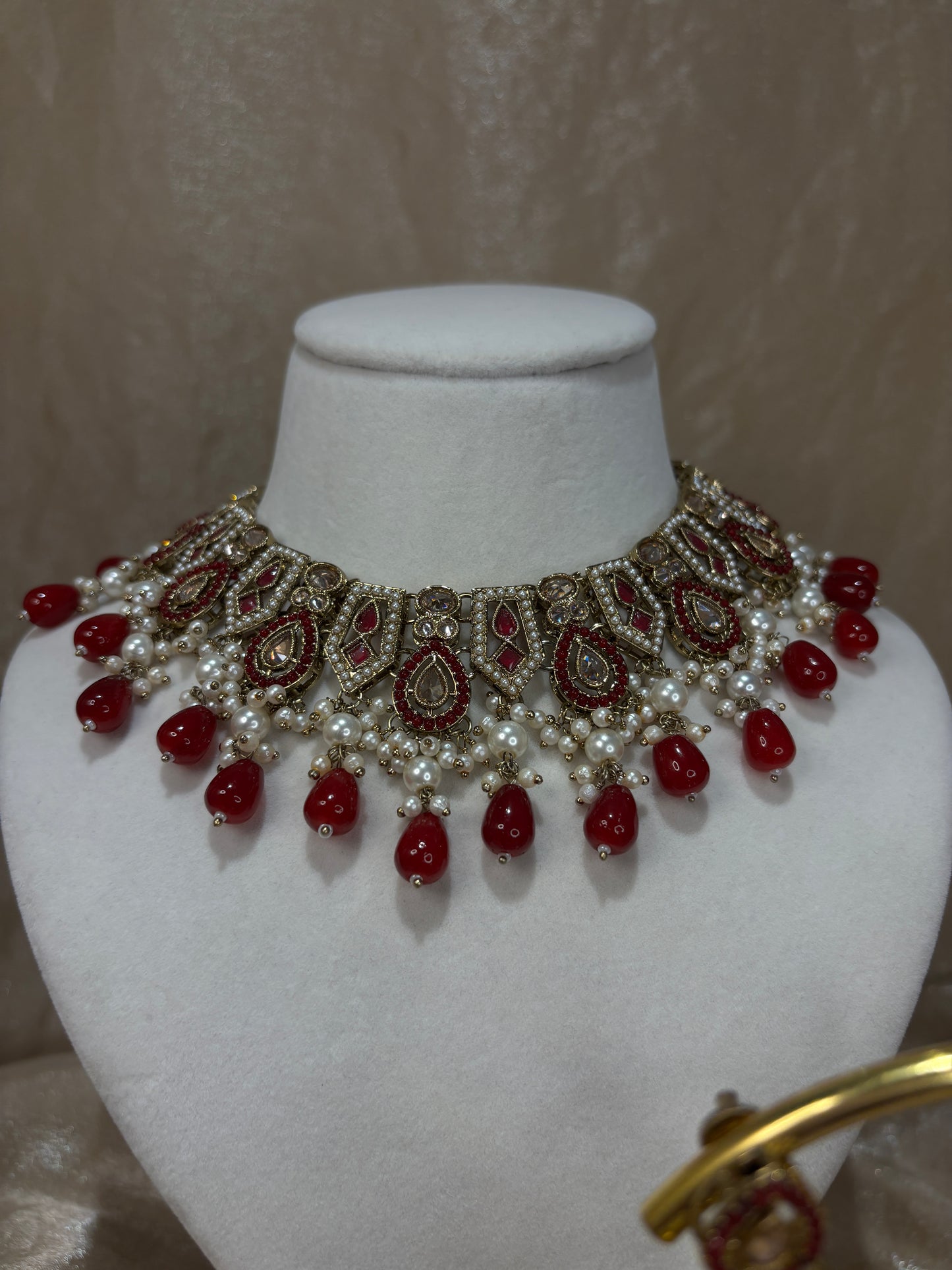 Maroon set