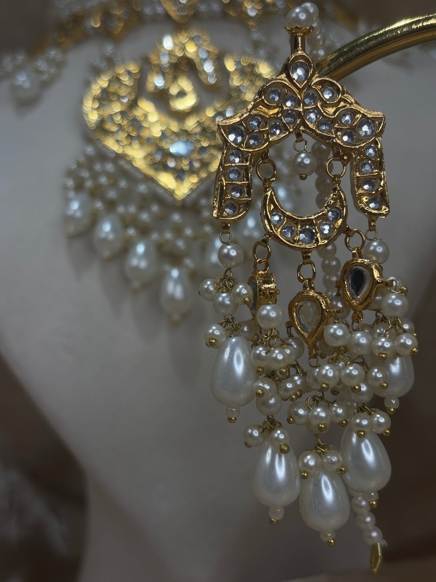 Gold thappa kundan choker set