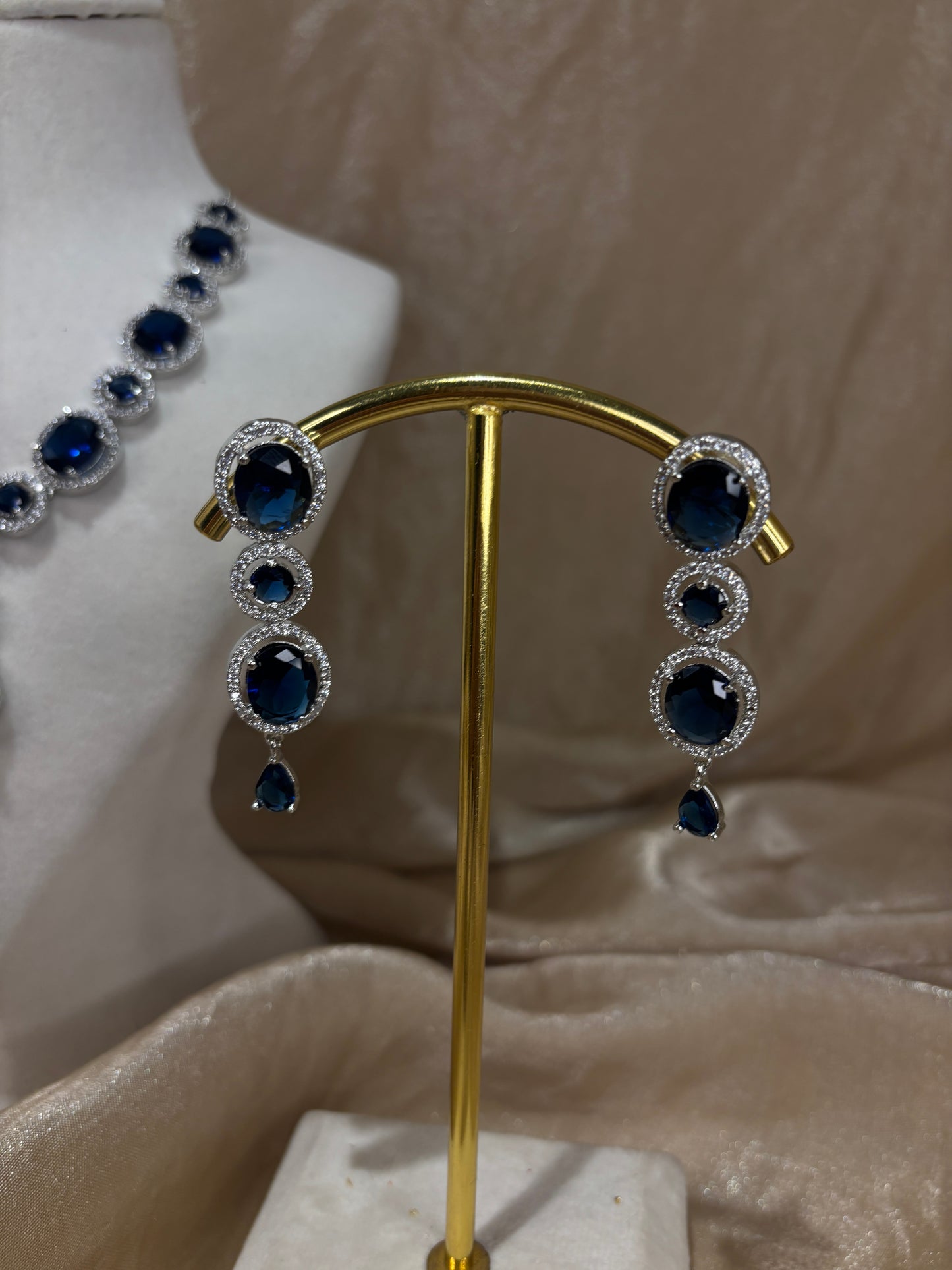 Navy blue necklace set