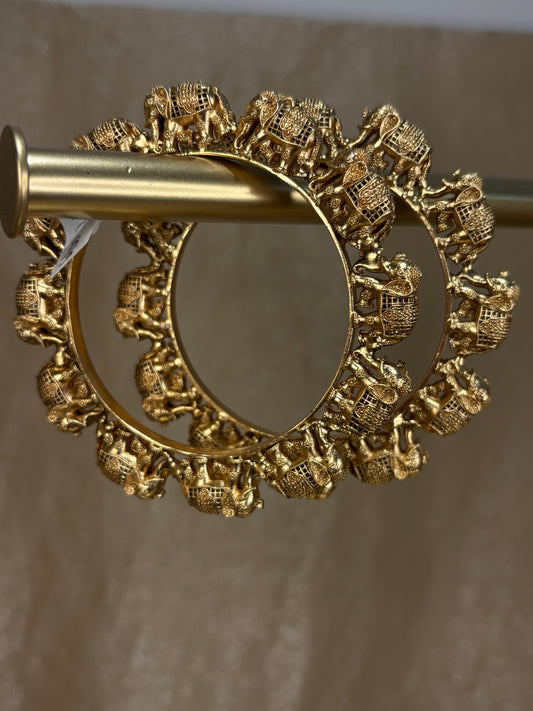 Yellow gold elephant kare