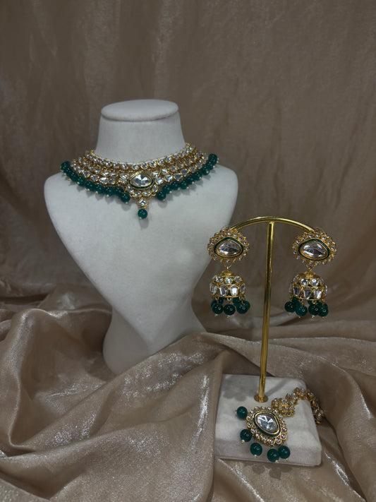 Emearld green necklace set