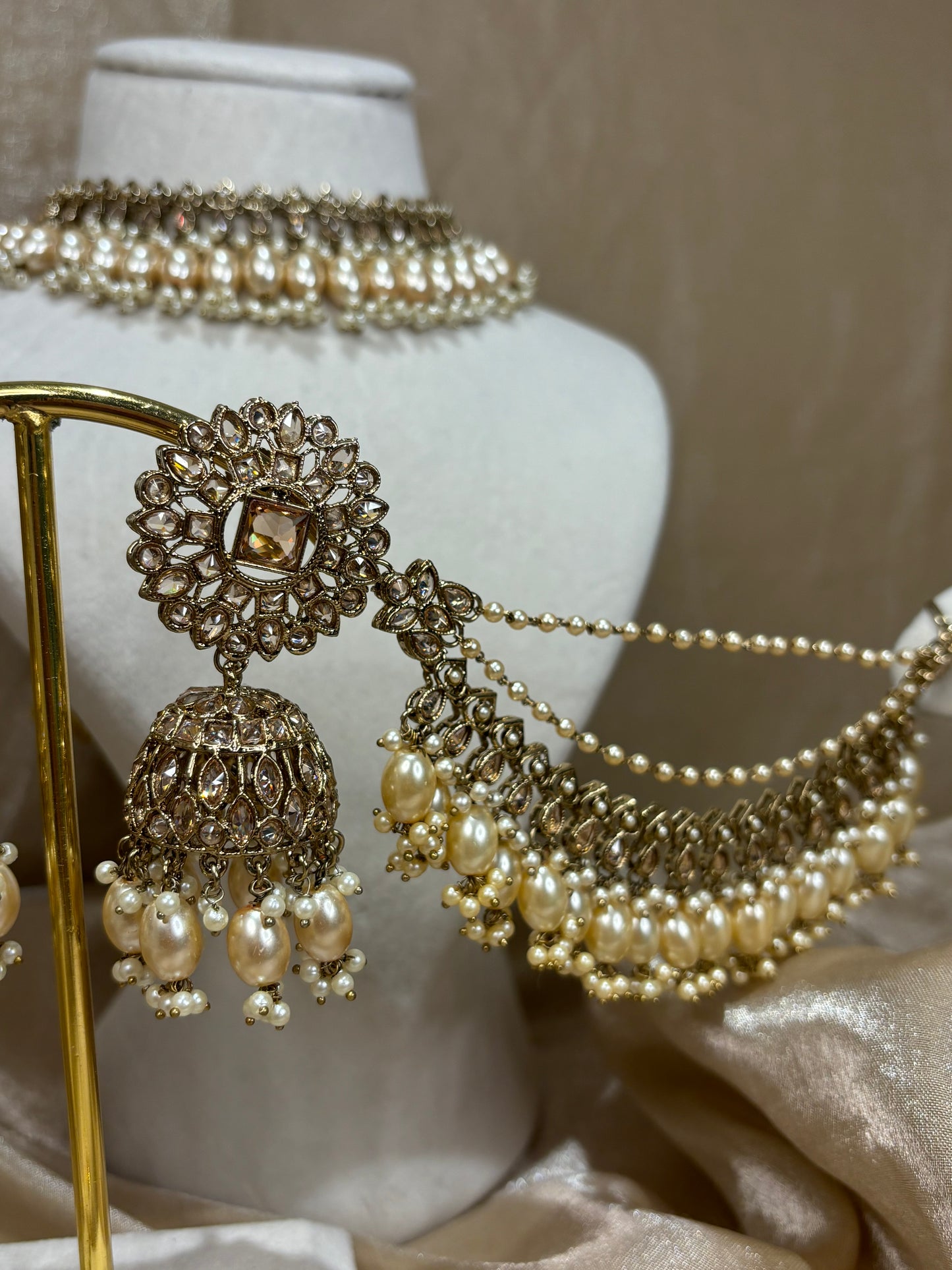 Gold necklace set