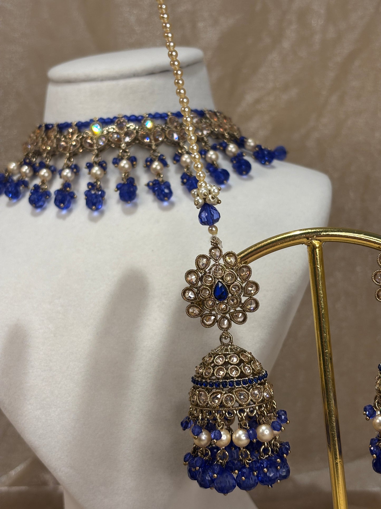 Royal blue choker set