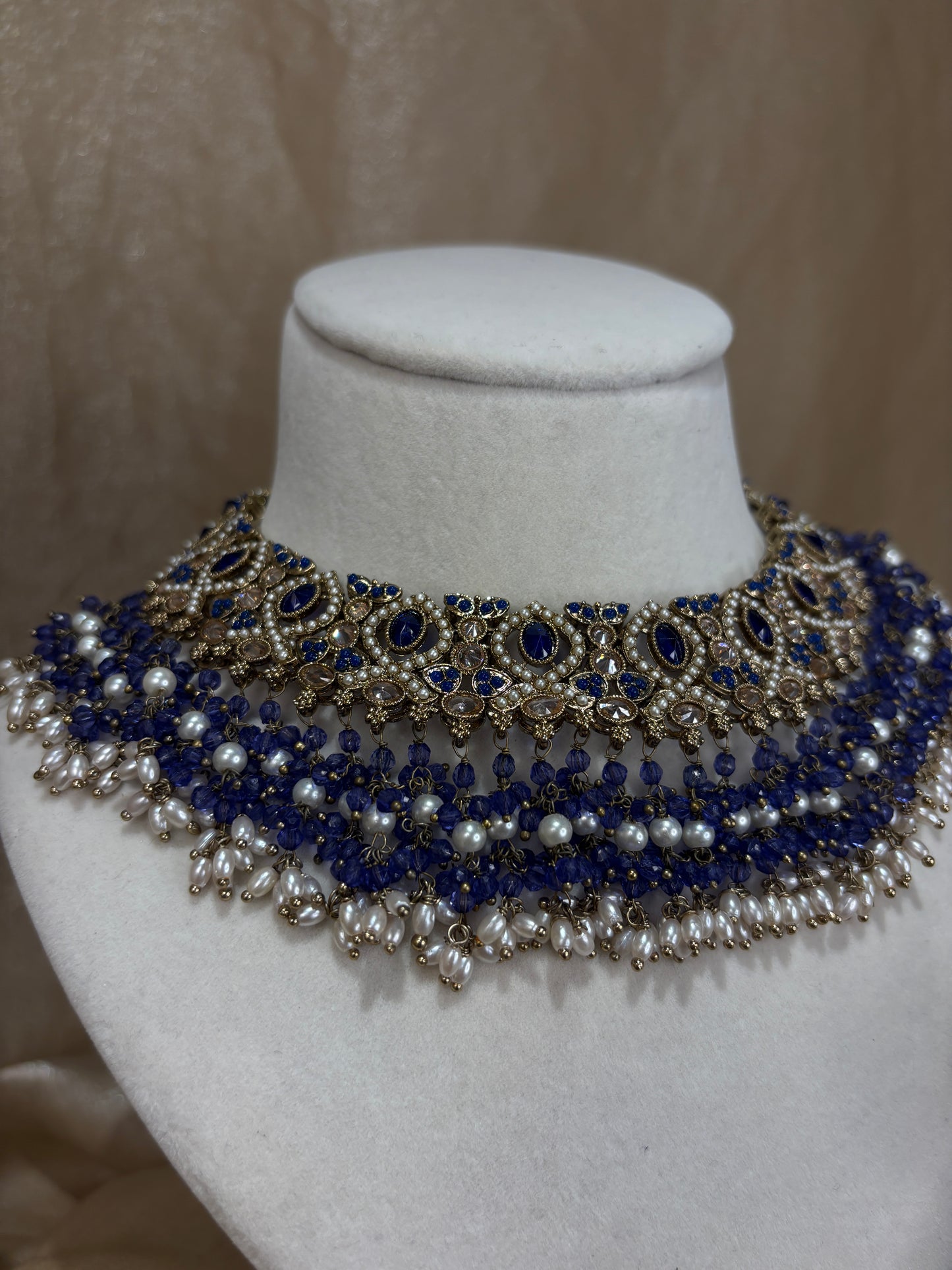 Royal blue necklace set