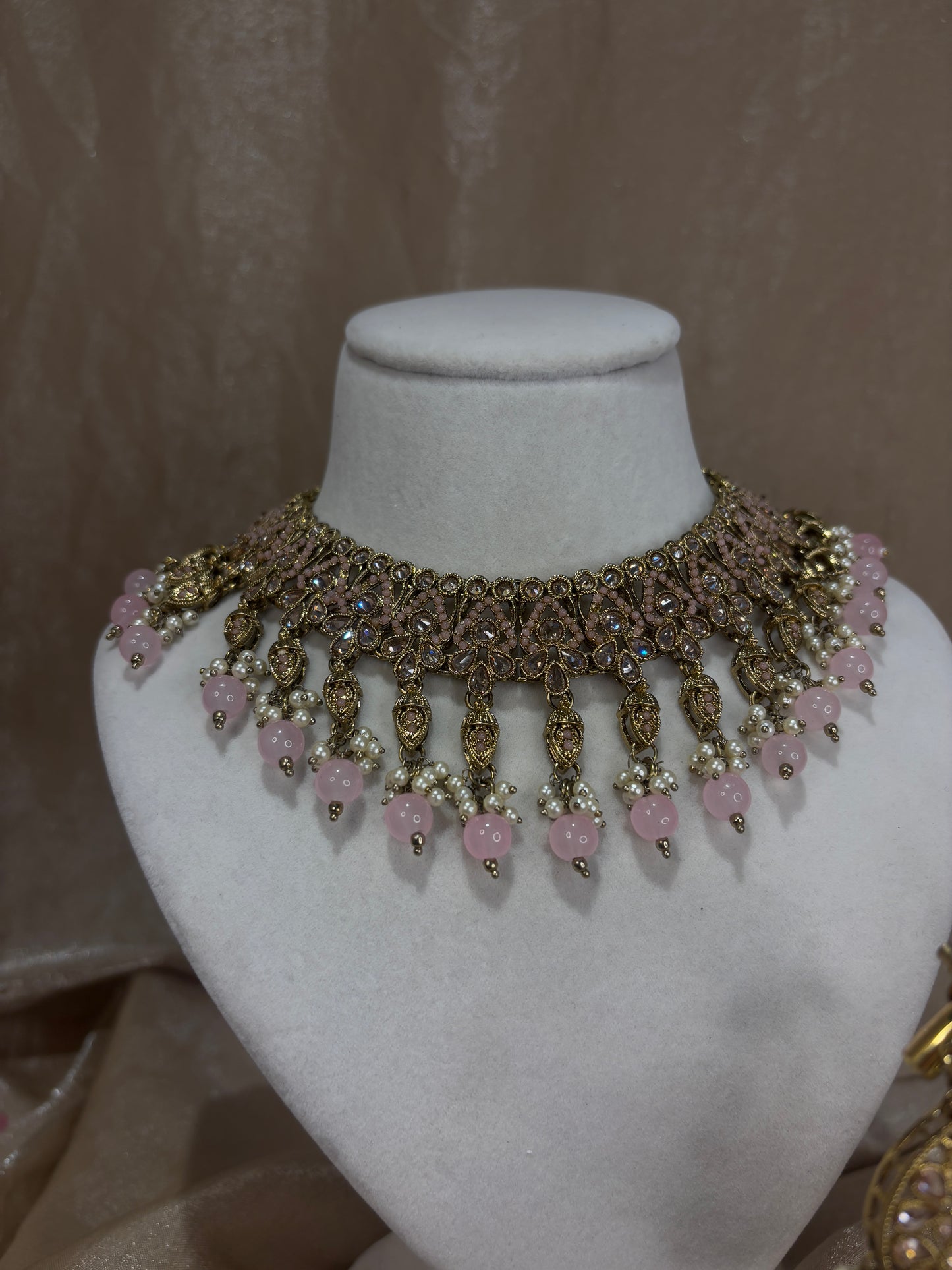 Baby pink necklace set