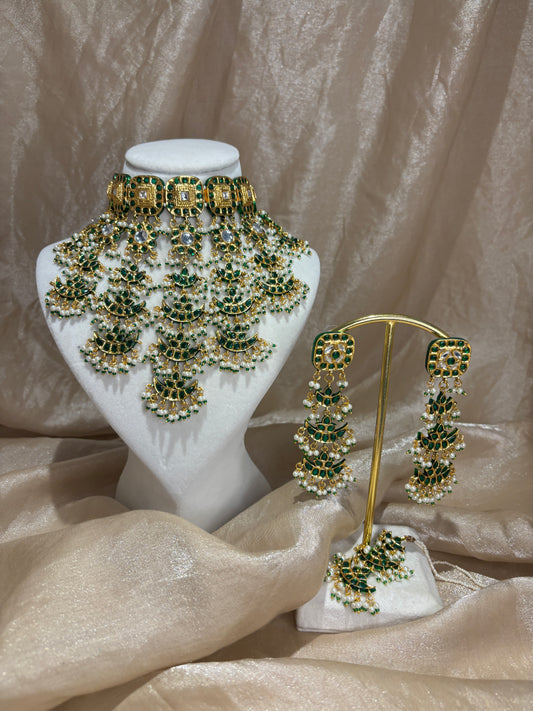 Emerald green choker set