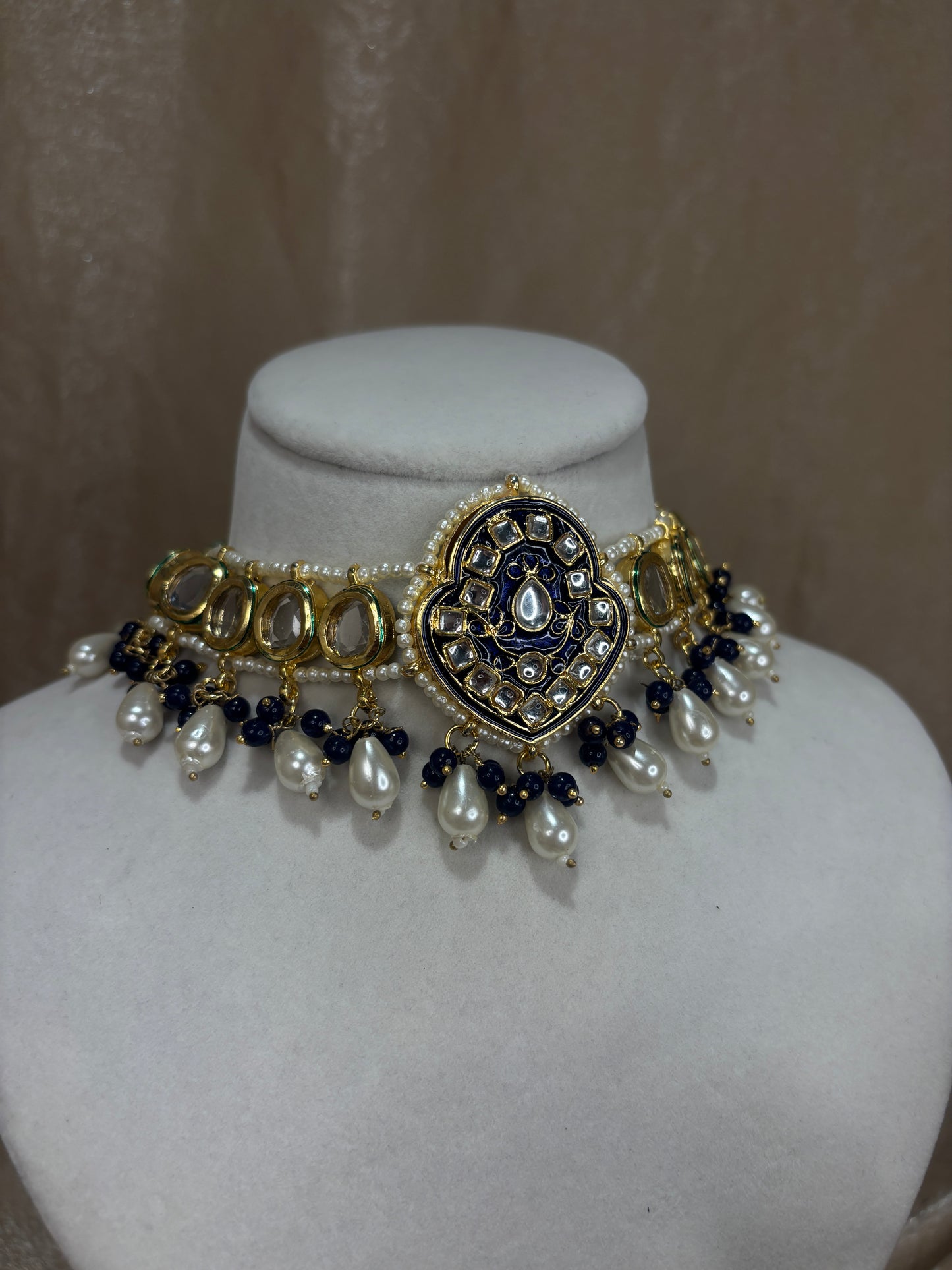 Black kundan choker set