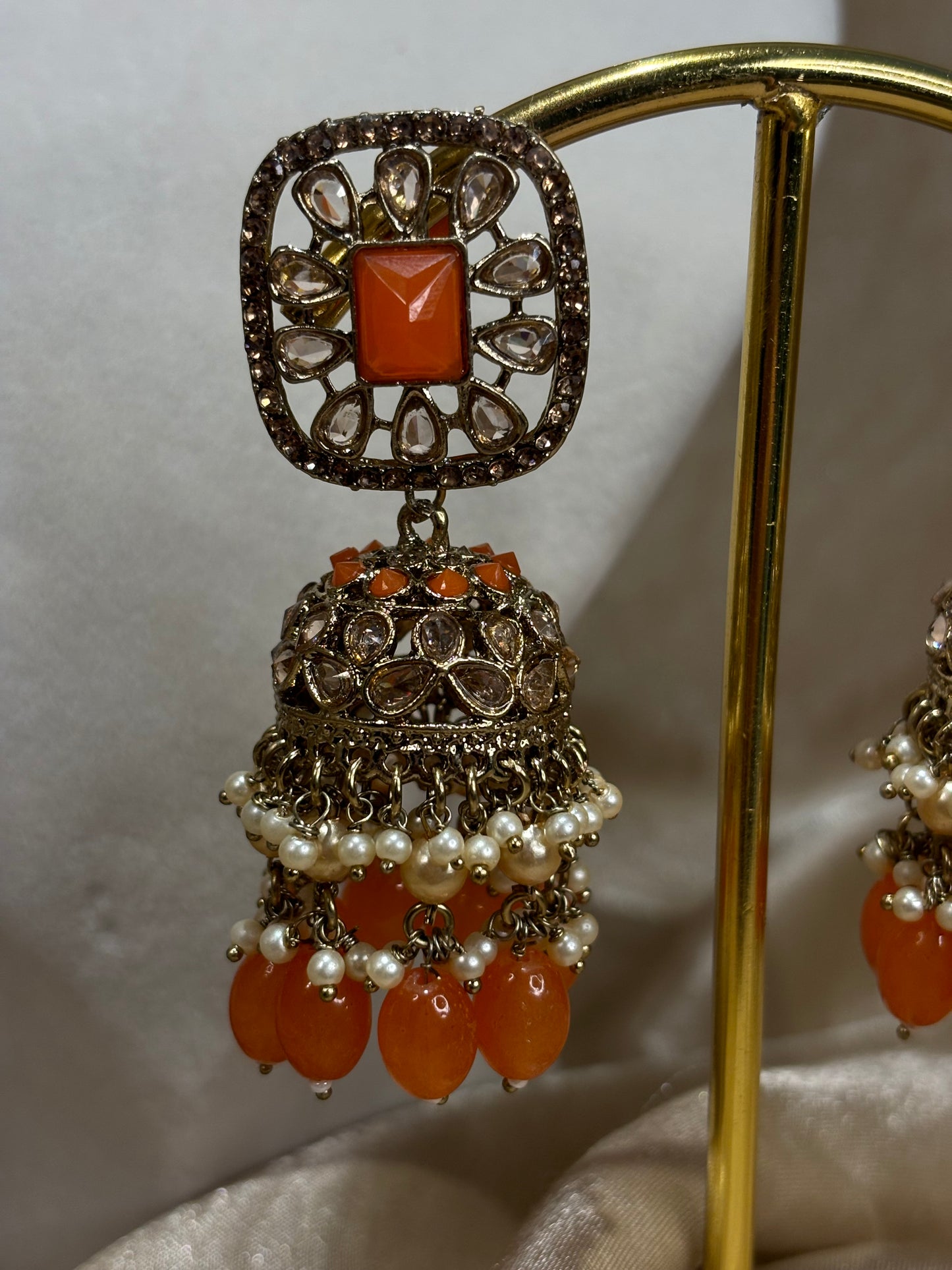 Orange choker set