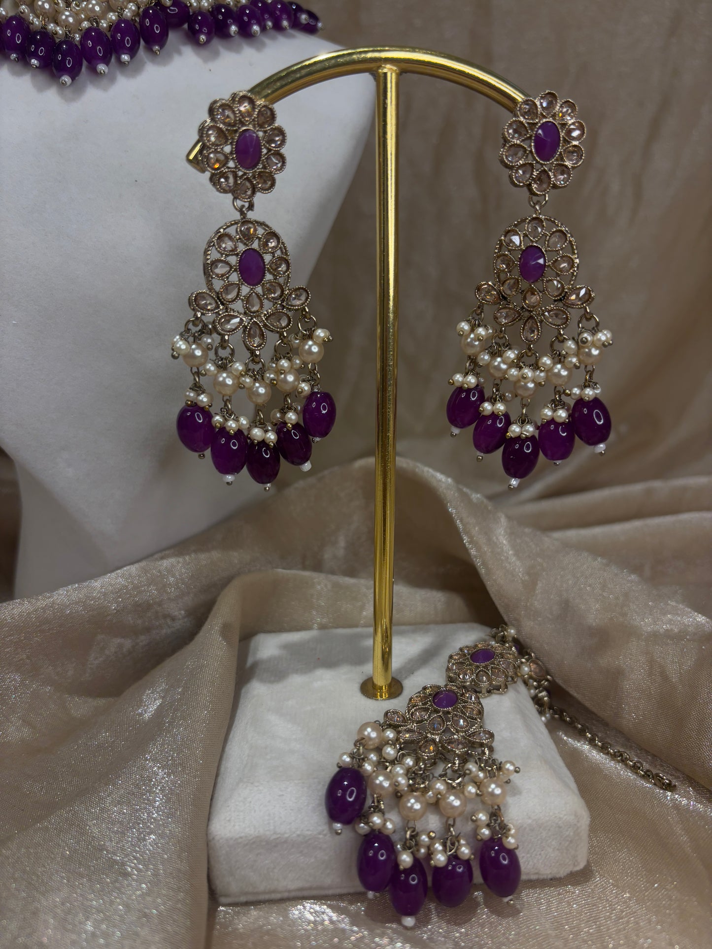 Purple choker set