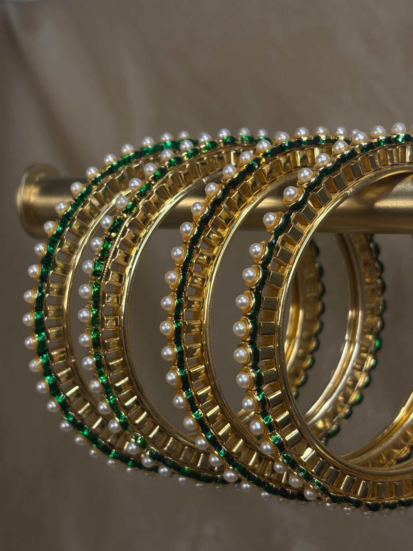 Yellow gold pearl kare