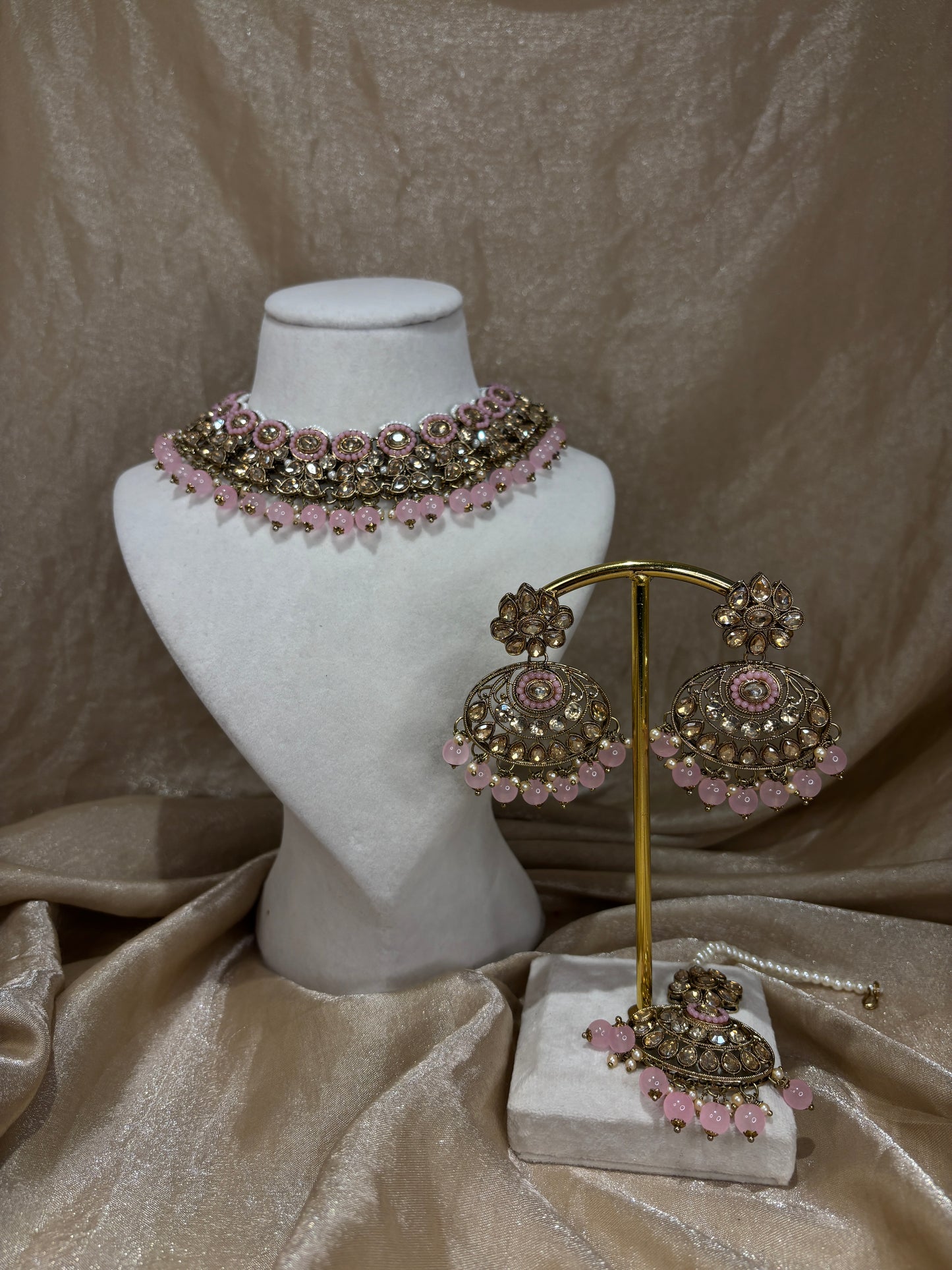 Baby pink necklace set