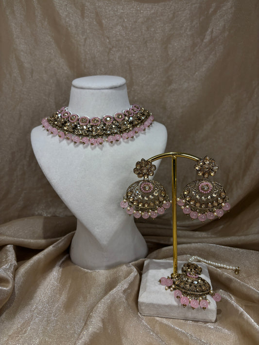 Baby pink necklace set