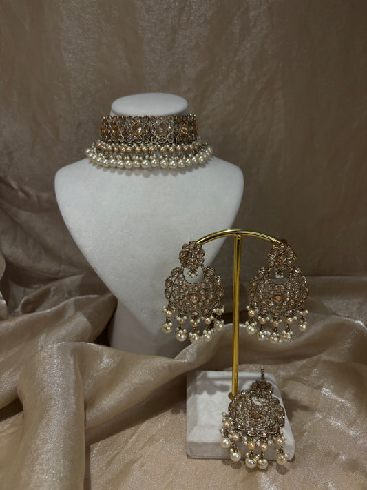 Gold choker set