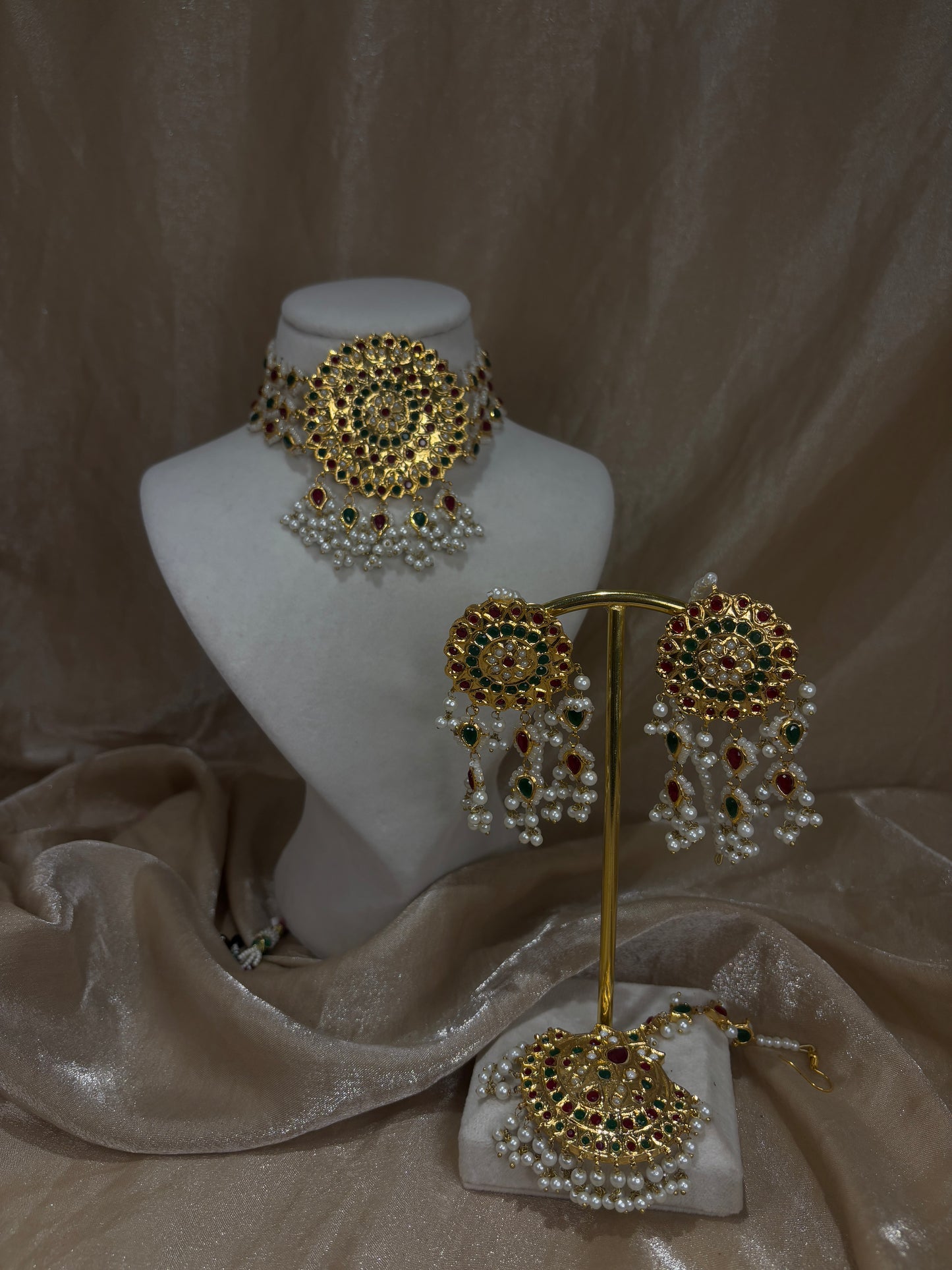 Multi-colour gold thappa kundan set