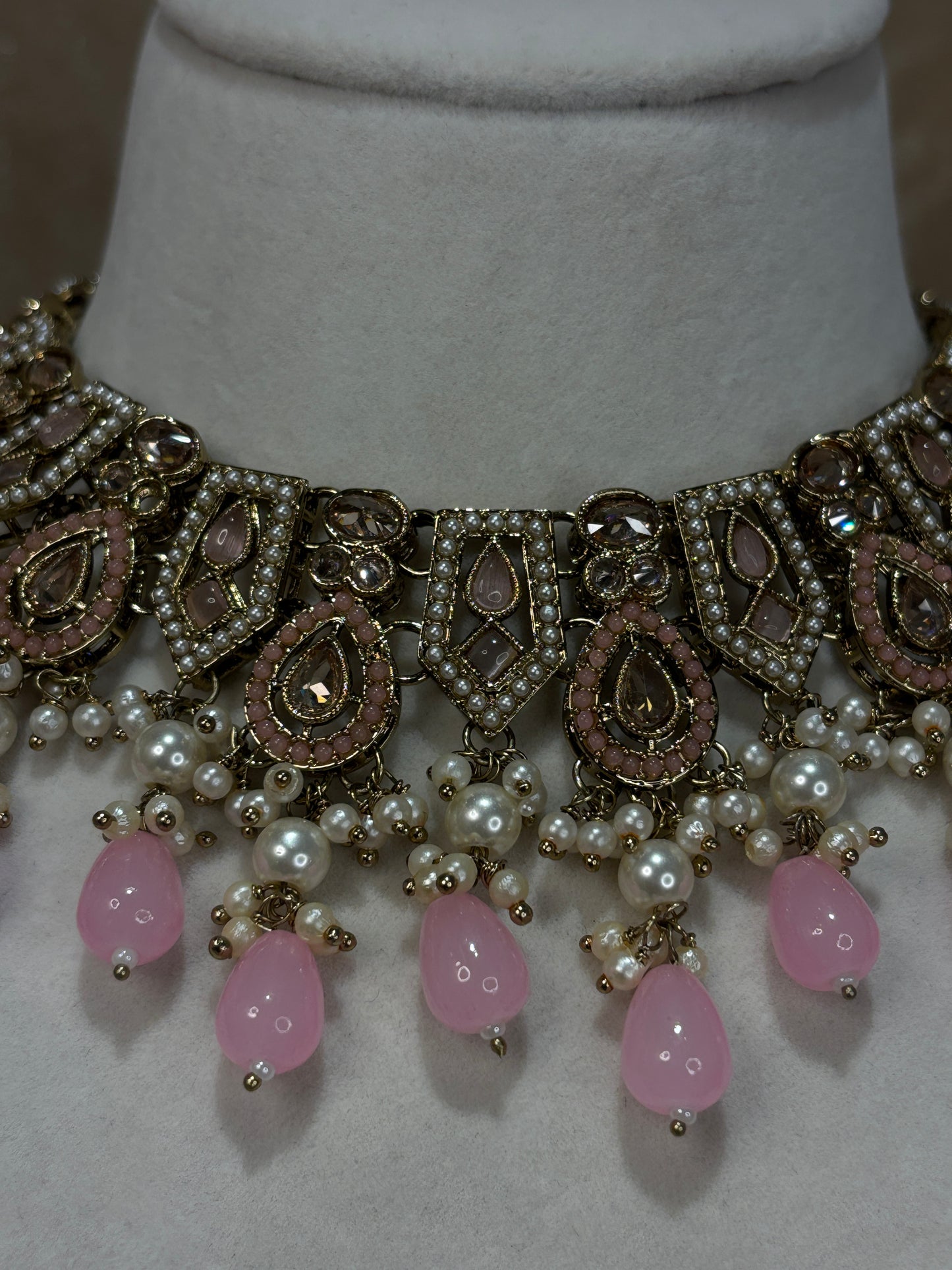 Baby pink choker set