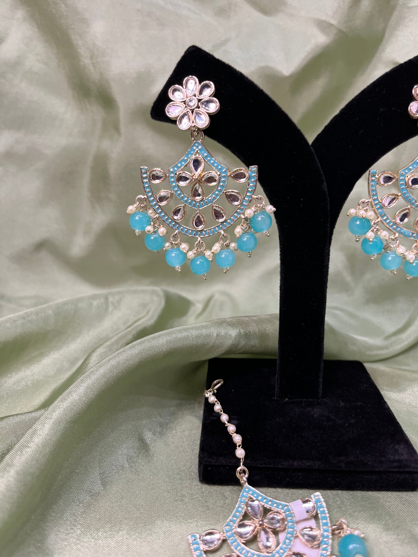 Light blue earring/tikka set