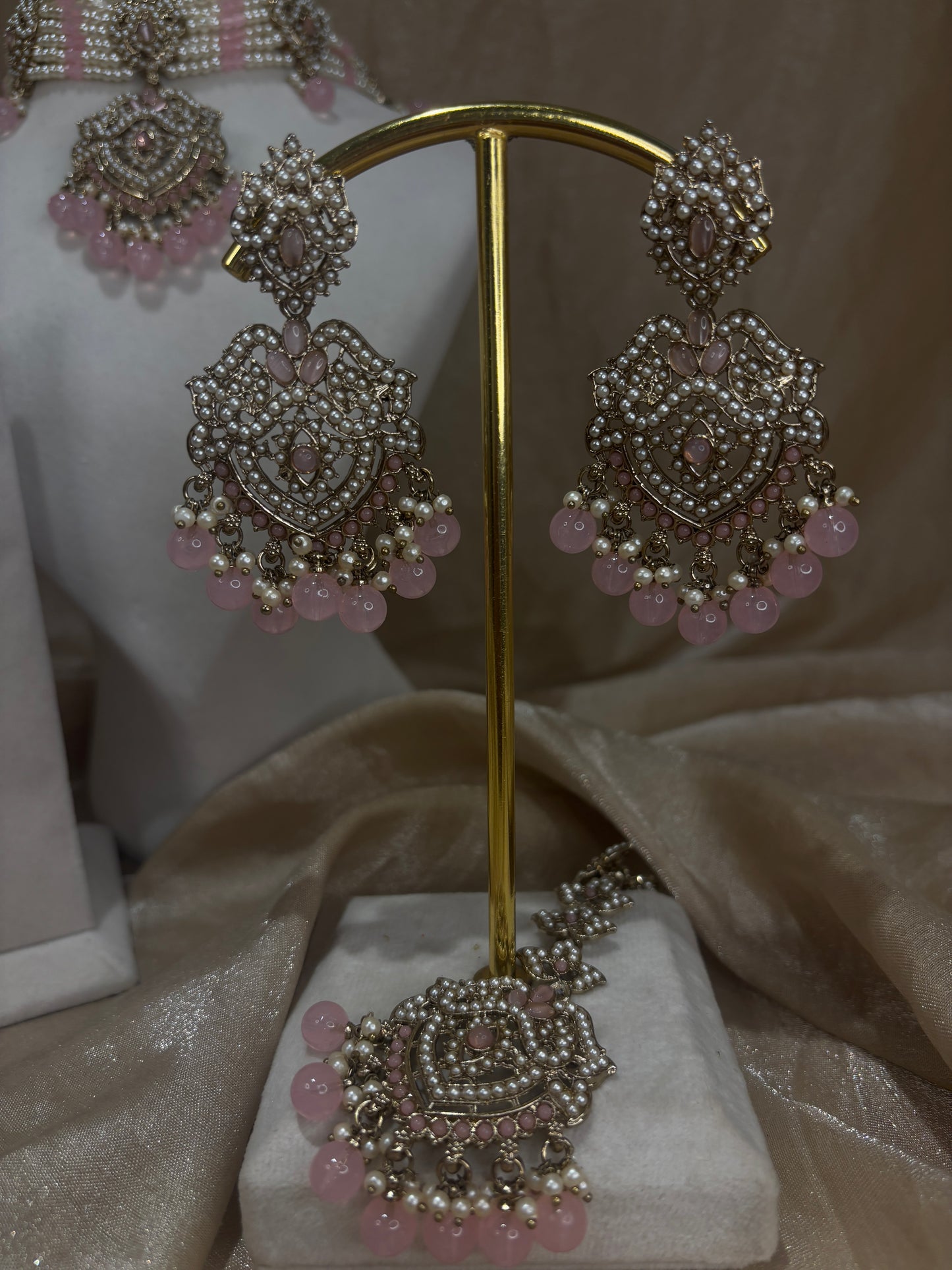 Baby pink choker set