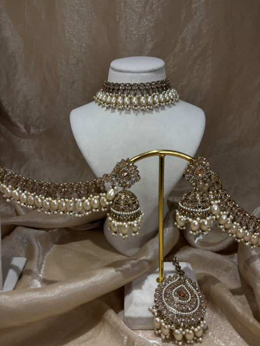 Gold choker set