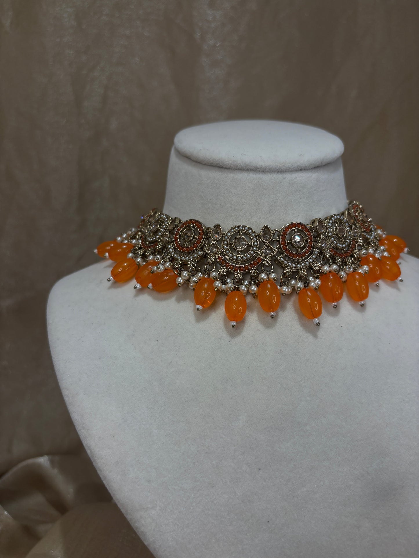 Orange choker set