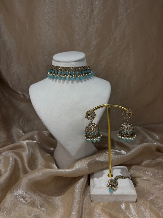 Light blue choker set