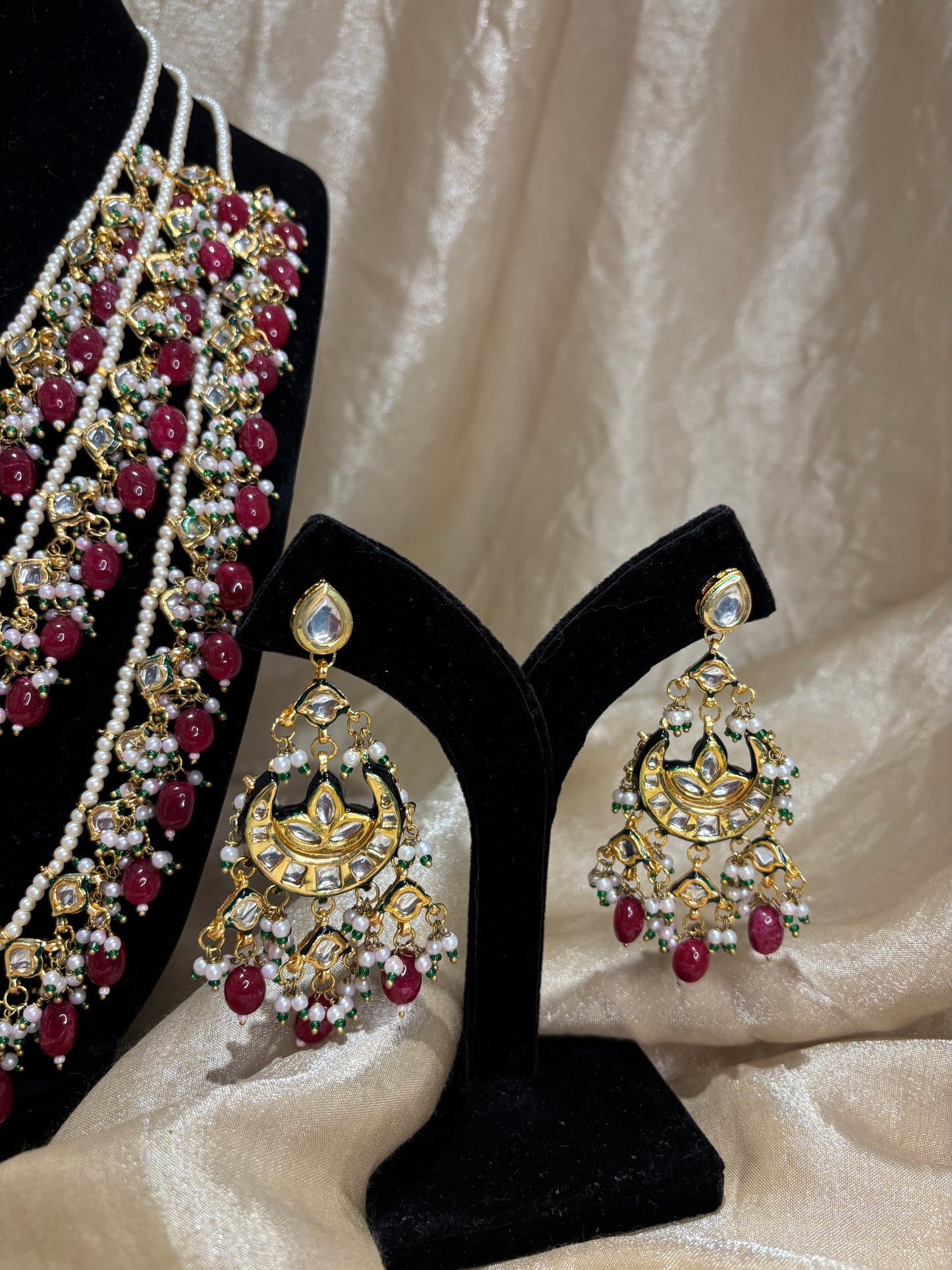 Maroon layered necklace