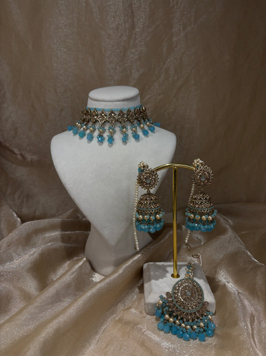 Light blue choker set