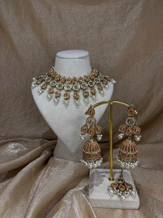 Peach statement necklace set