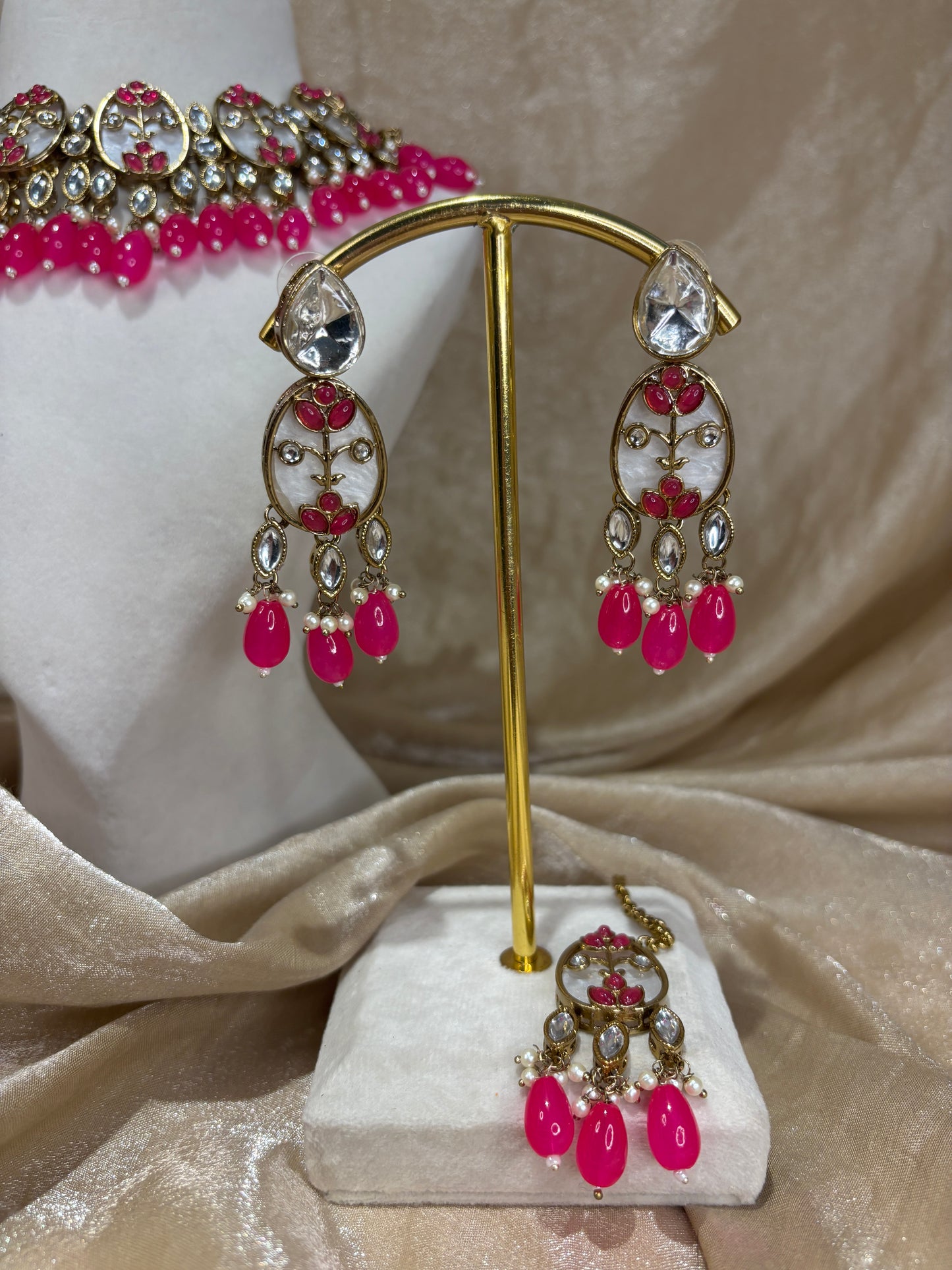 Hot pink mother of pearl choker set