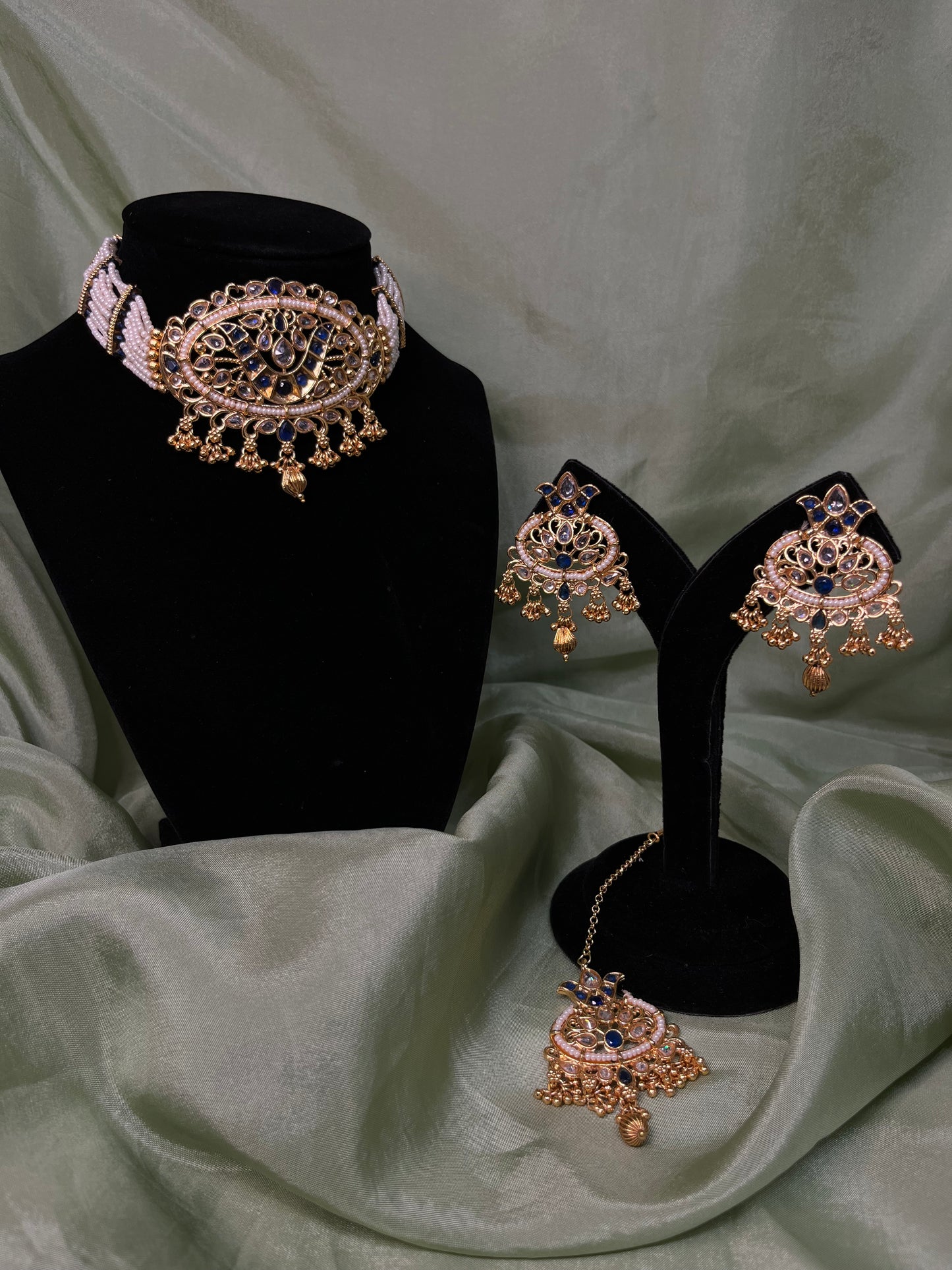 Navy blue choker set