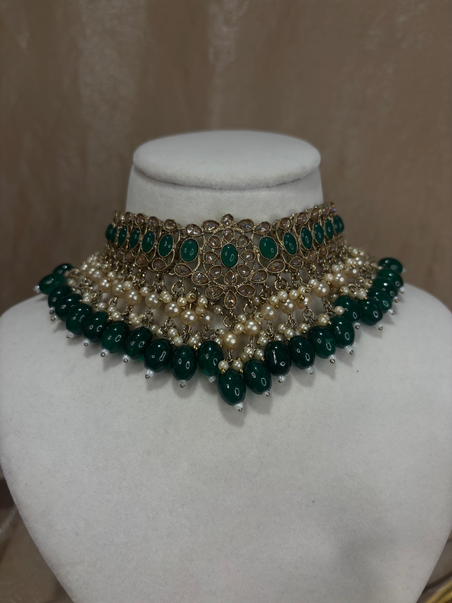 Emerald green choker set