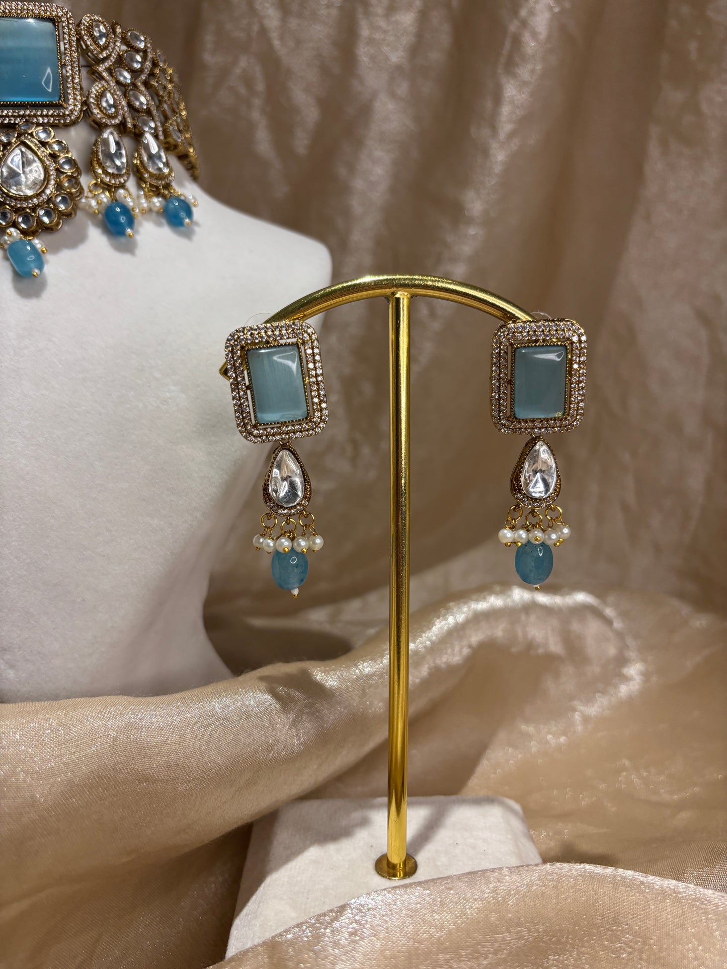 Sky blue choker set