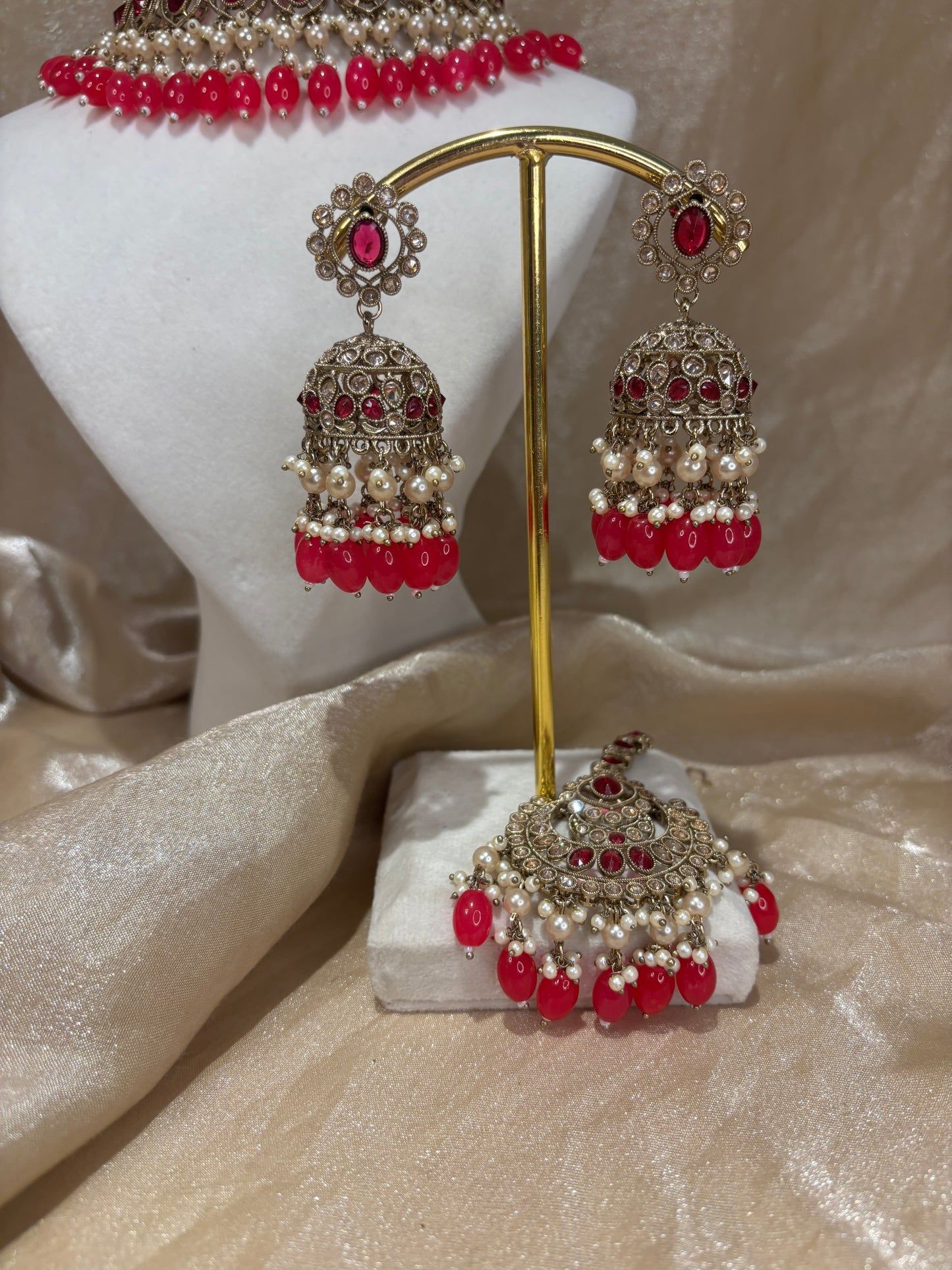 Hot pink choker set