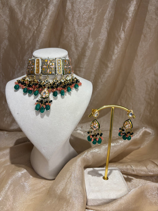 Green/orange choker set