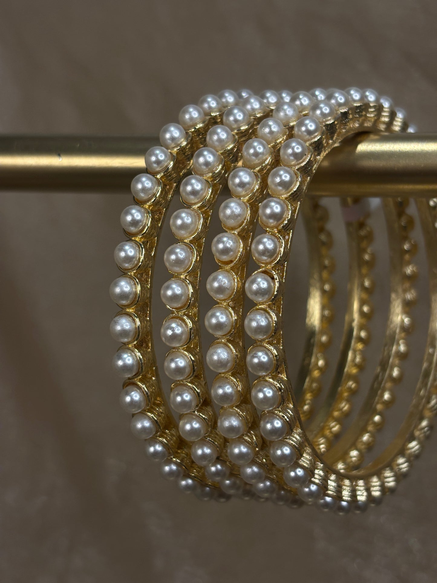 Yellow gold pearl kare