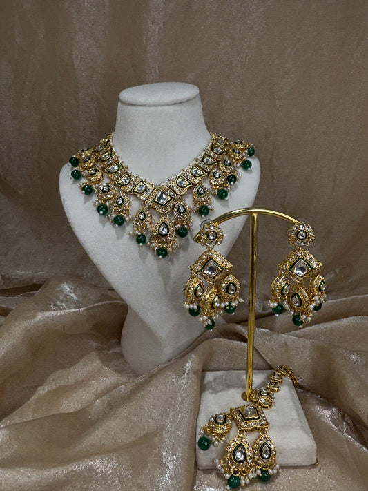 Emerald green kundan necklace set