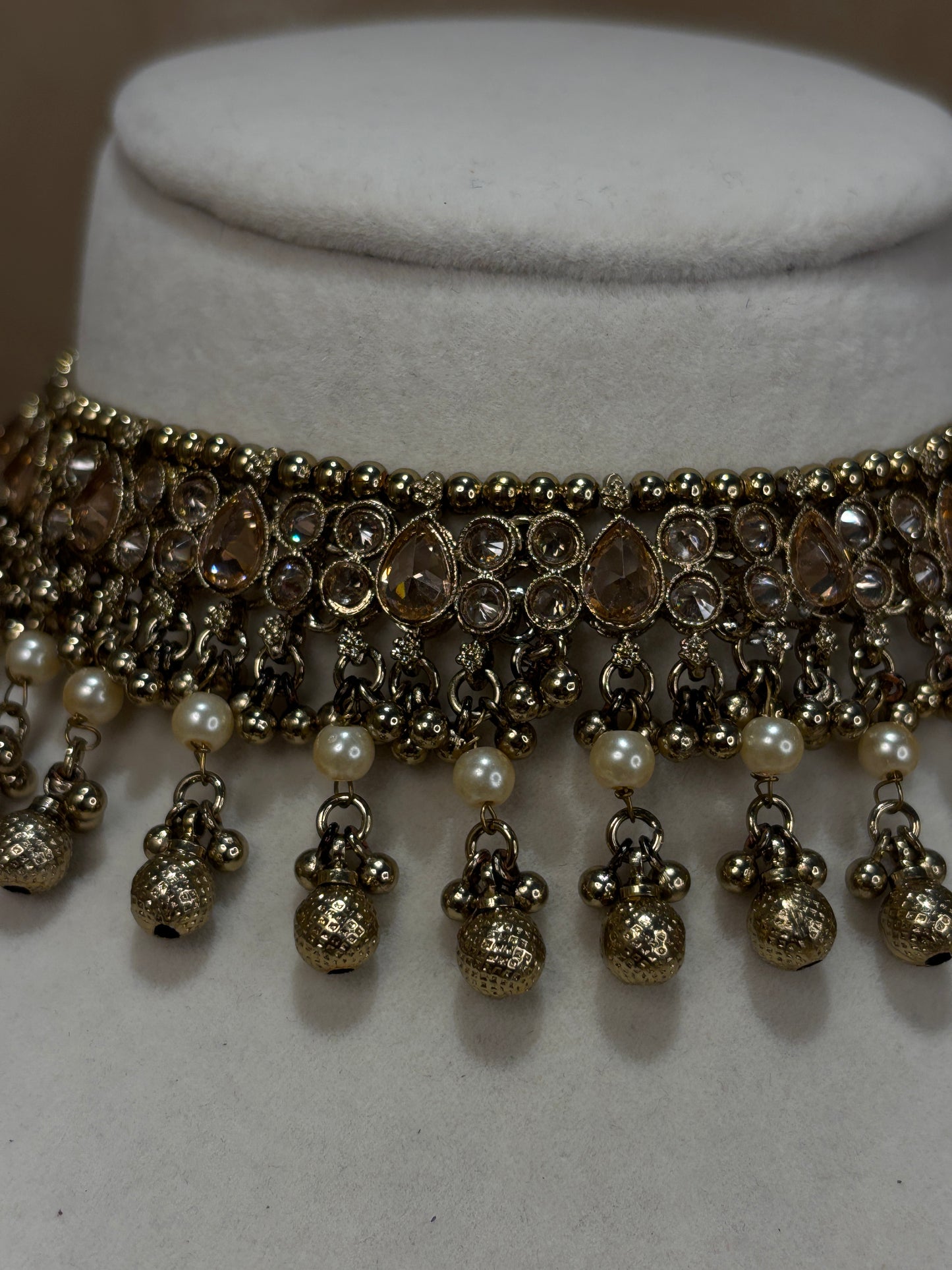 Metal gold choker set