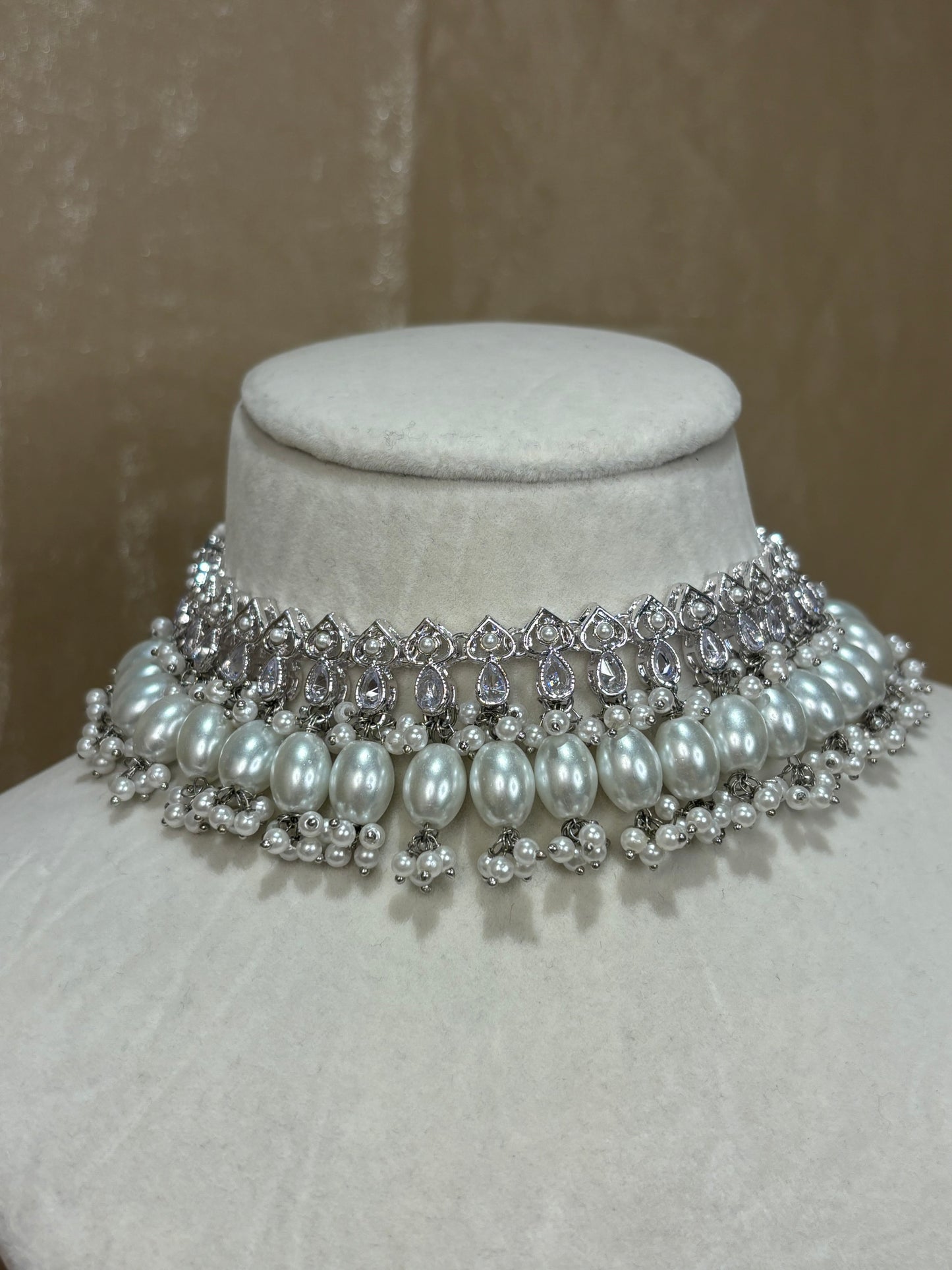 Silver necklace set