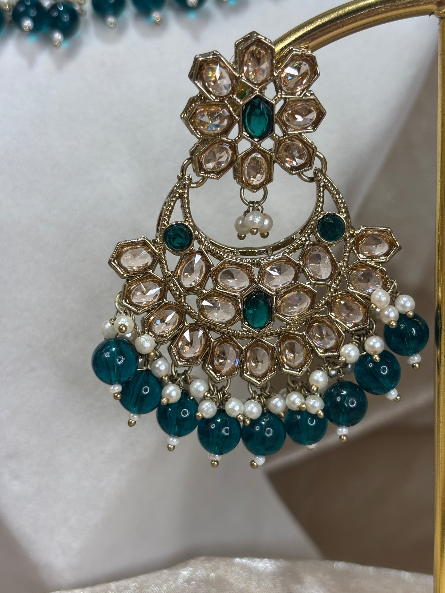 Emerald green choker set