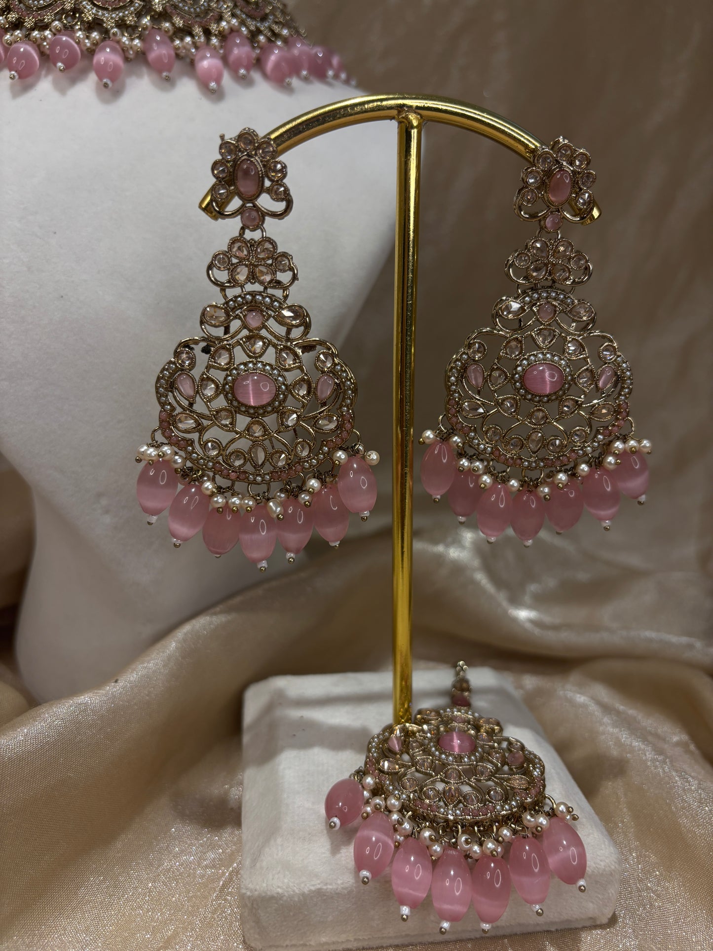 Baby pink choker set