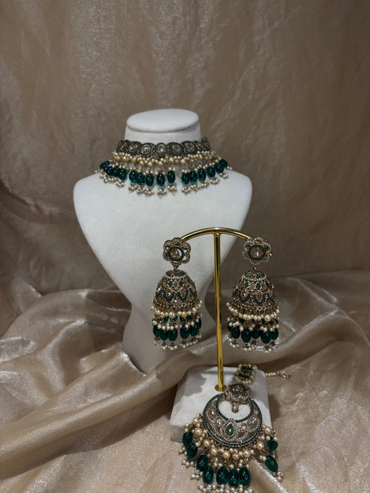 Emerald green choker set