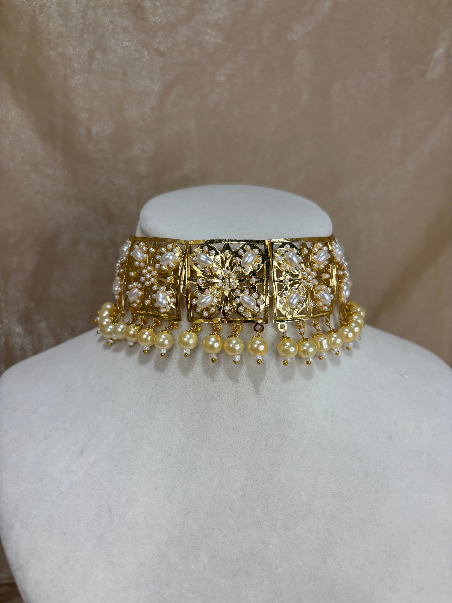 Gold jadau choker set
