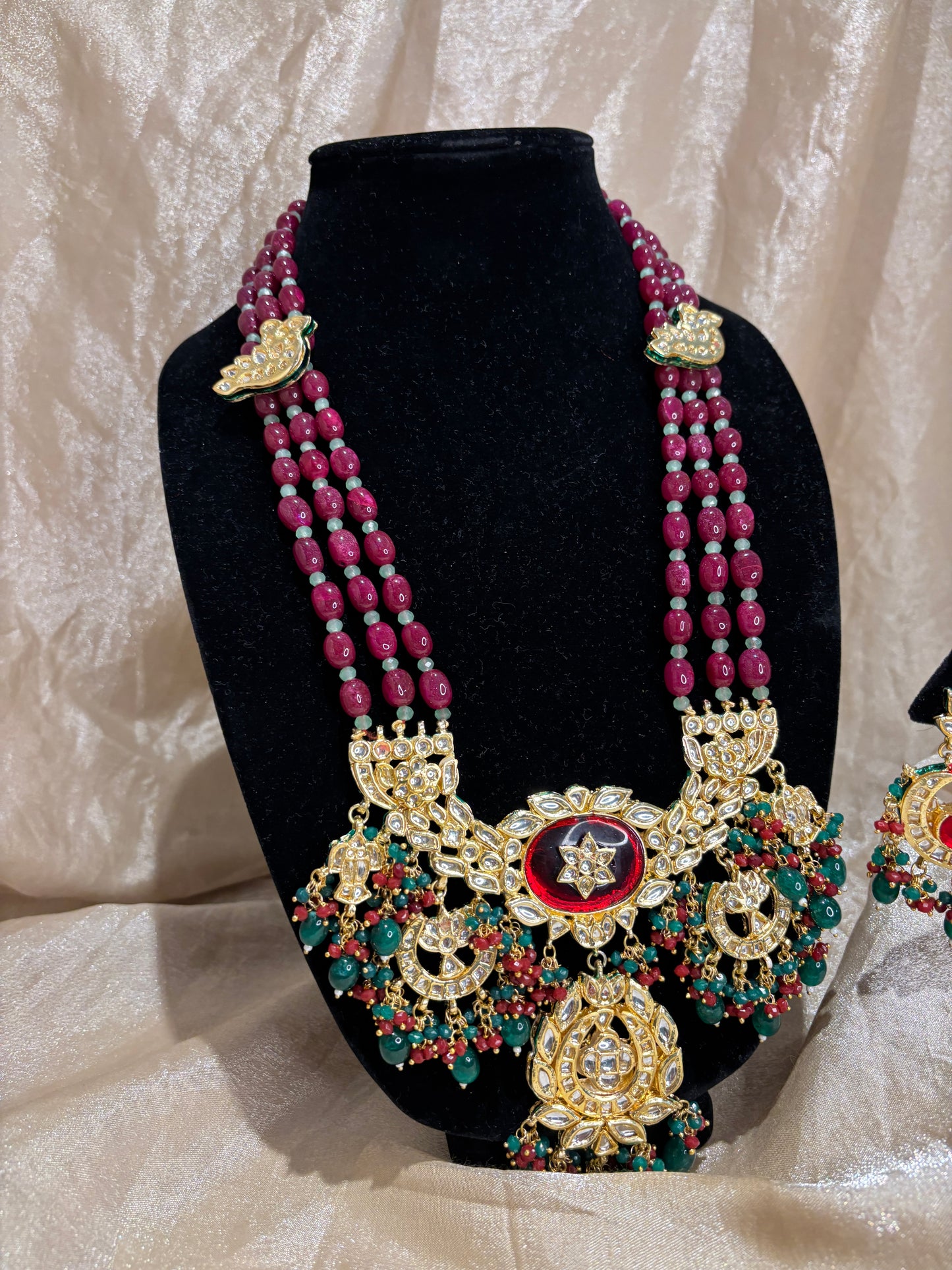 Maroon necklace set