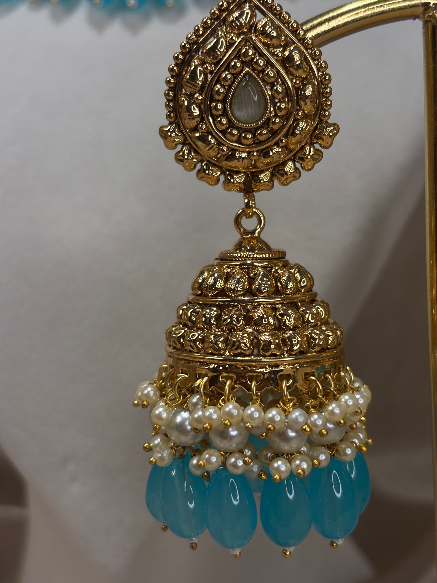 Blue antique gold choker set